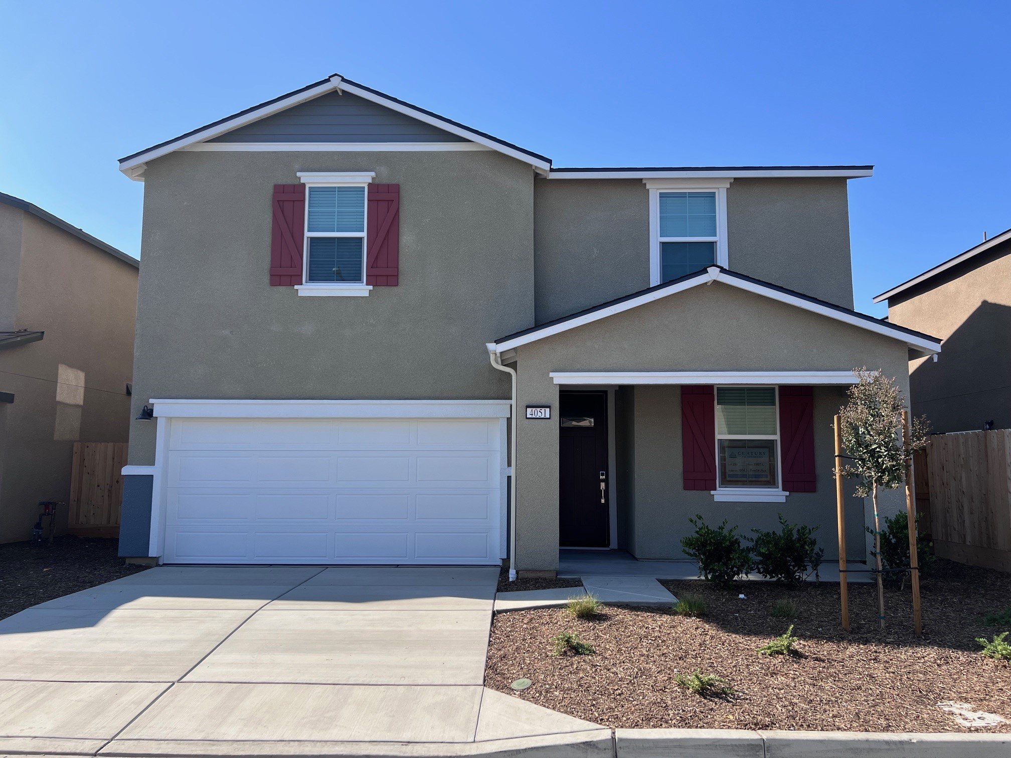 0086 4051 N Rosalia Avenue