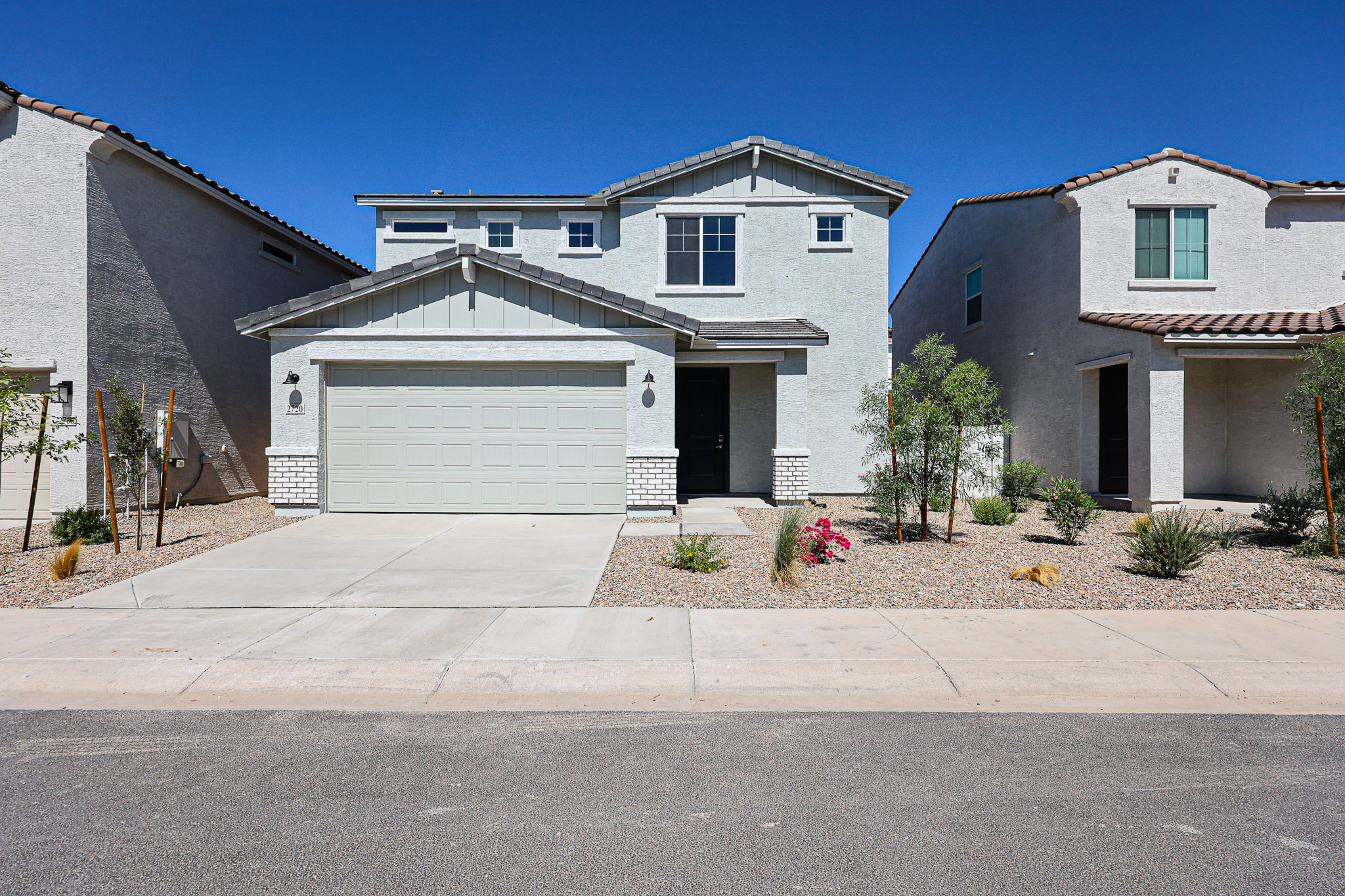 0167 2720 E DUTCHMANS TRAIL AVE