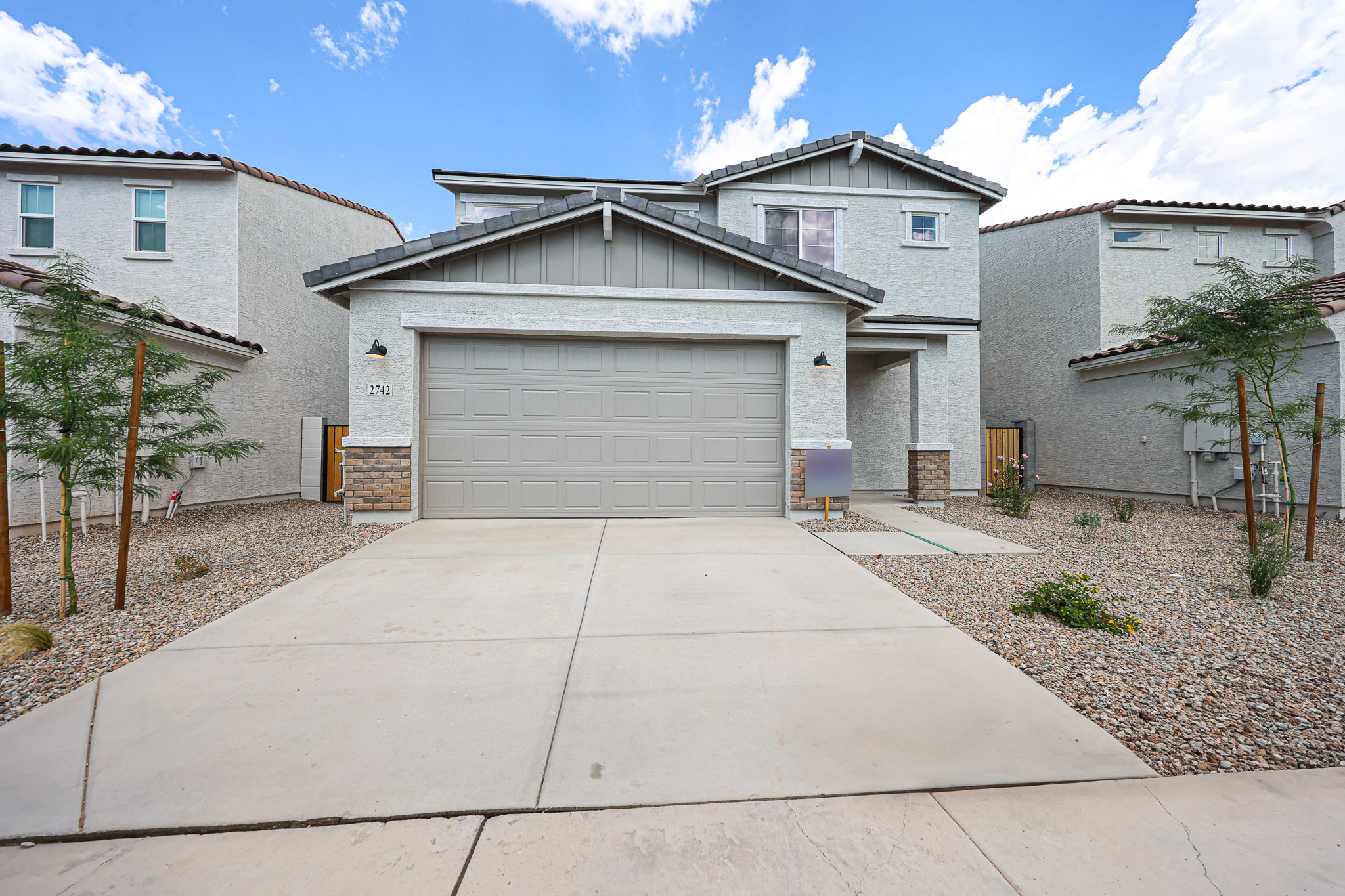 0169 2742 E DUTCHMANS TRAIL AVE