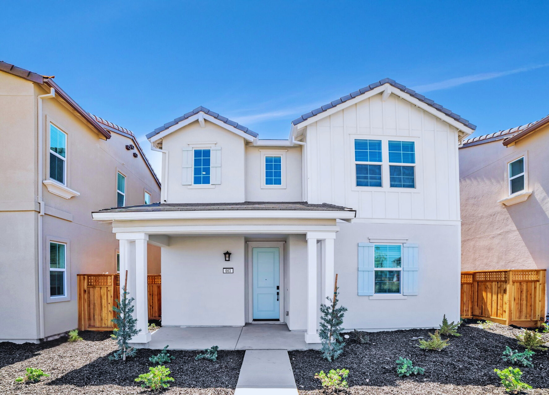 0072 663 E Diaz Ln.